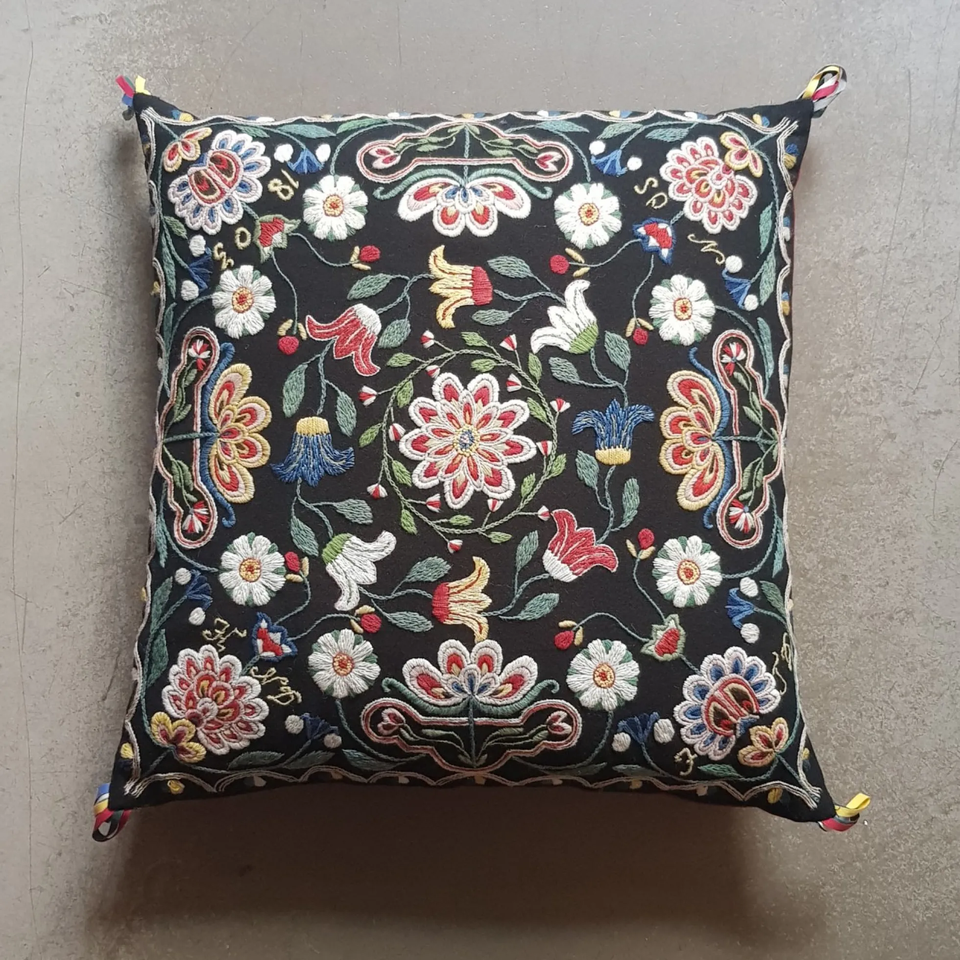 Agedyna med tulpaner, broderikit