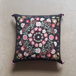 Bröllopskudde från Villand, broderikit