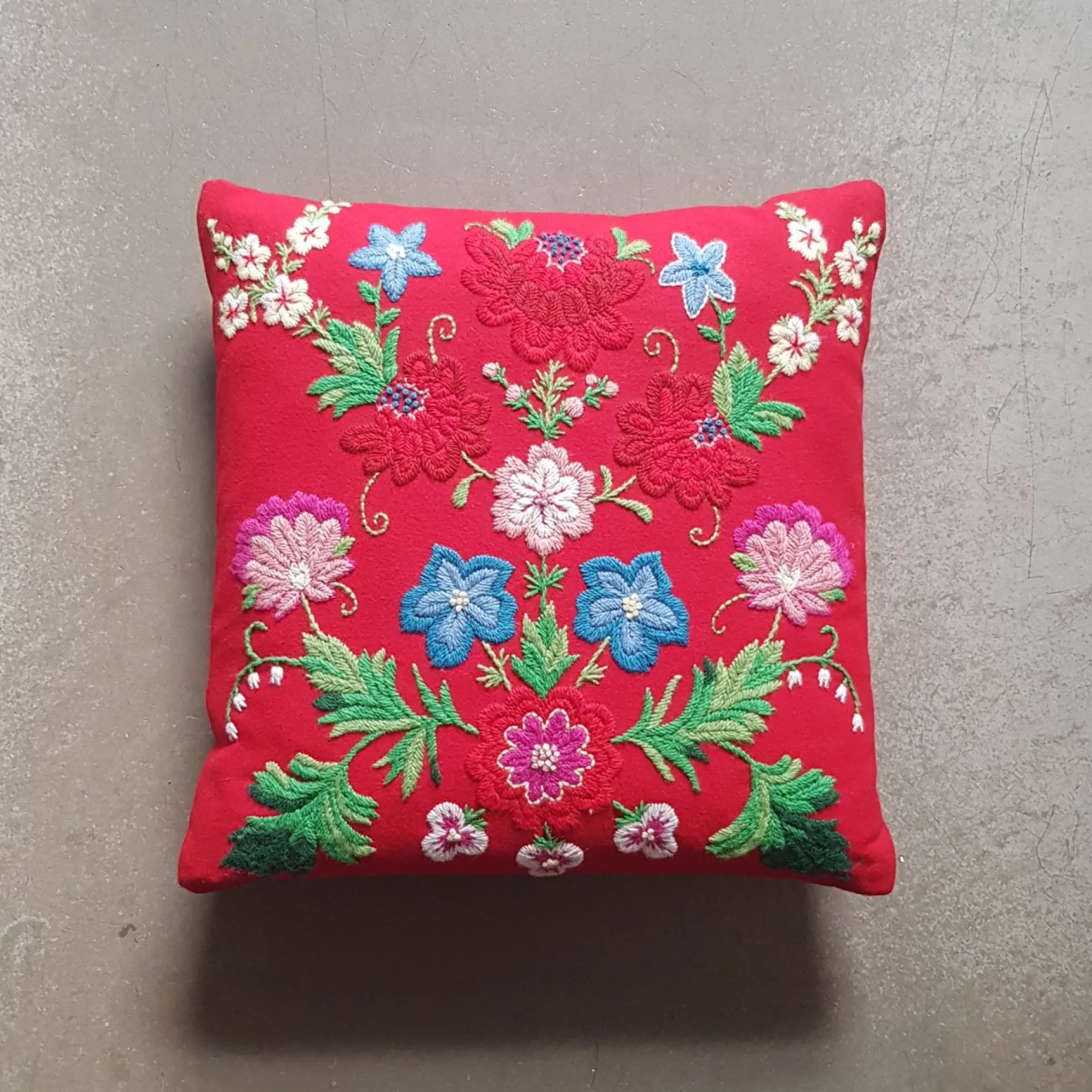 Hagen, broderikit