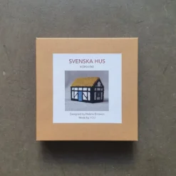 Korsvirkeshus, broderikit