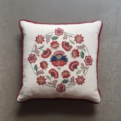 Liten Blomsterfrossa vit, broderikit