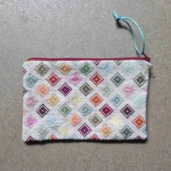Lulu, broderikit börs