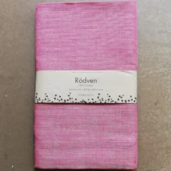 Rödven, cerise duk