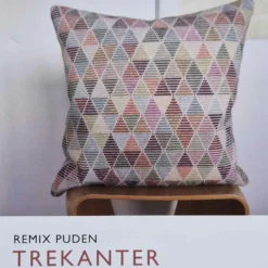 Trekanter, broderikit kudde