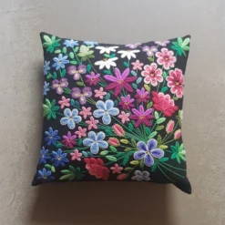 Tusenblomster, broderikit