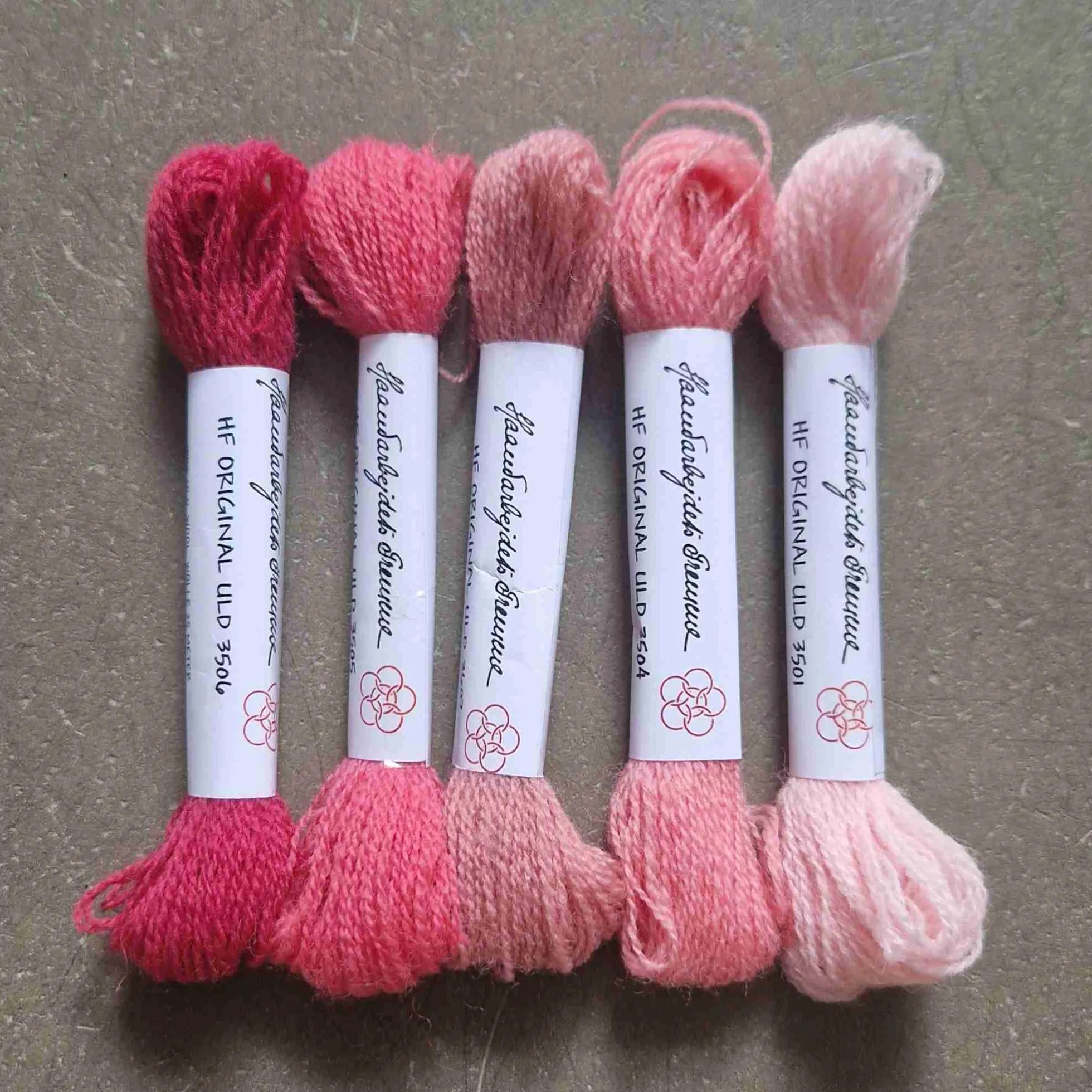 Ullgarn för broderi, rosa